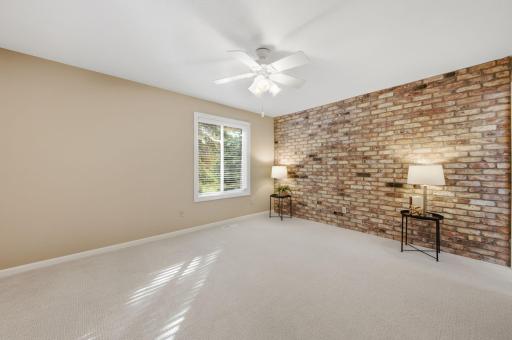24-web-or-mls-974_Yuma_Ln_N_Plymouth_MN_55447_0292.jpg