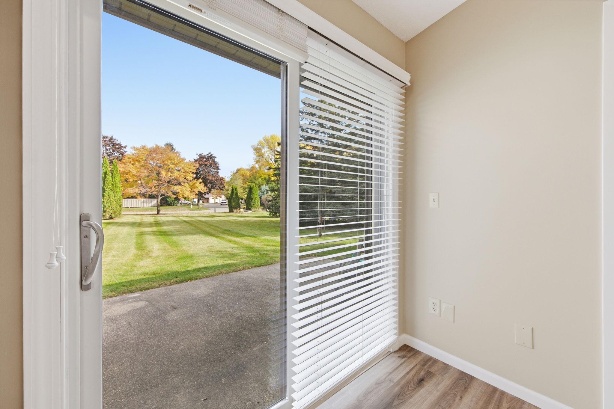 18-web-or-mls-974_Yuma_Ln_N_Plymouth_MN_55447_0242.jpg