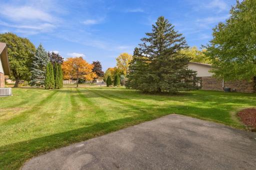 31-web-or-mls-974_Yuma_Ln_N_Plymouth_MN_55447_0247.jpg