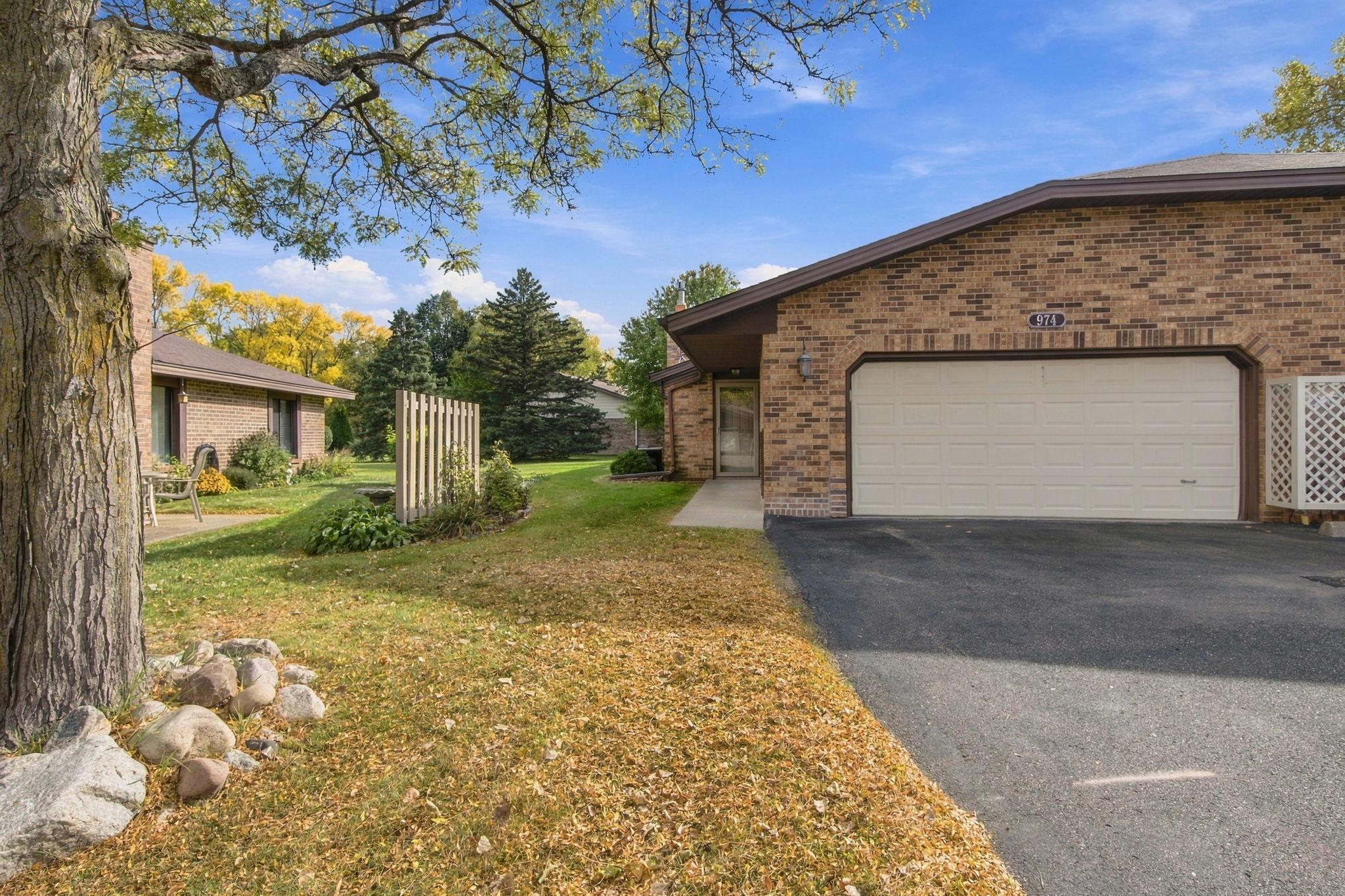 4-web-or-mls-974_Yuma_Ln_N_Plymouth_MN_55447_0352.jpg