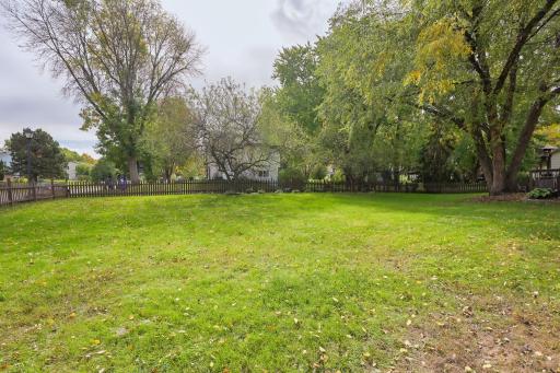 1701 James Place, Burnsville, MN 55337