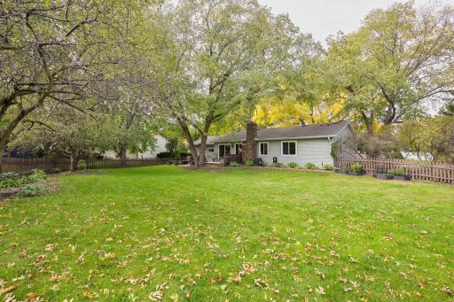 1701 James Place, Burnsville, MN 55337
