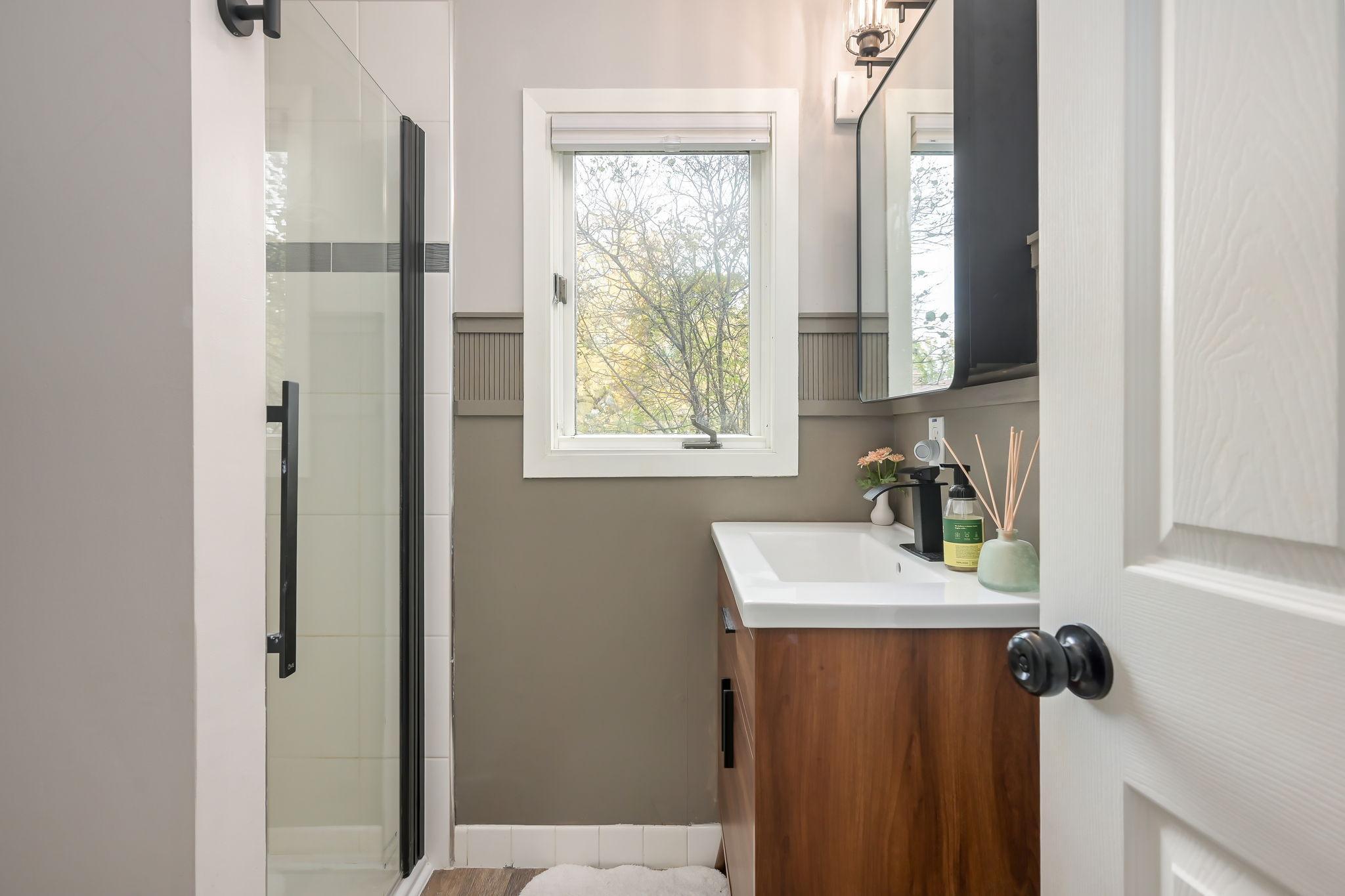 65-web-or-mls-1701 James Int-124.jpeg