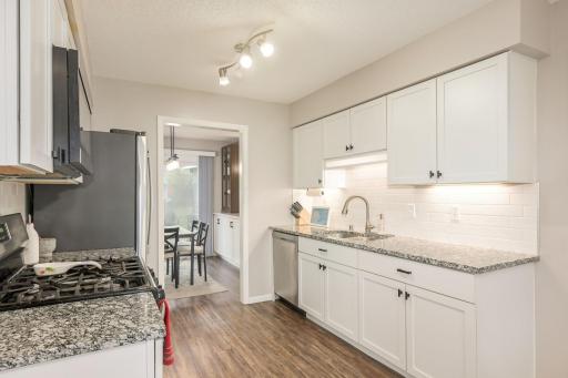1701 James Place, Burnsville, MN 55337