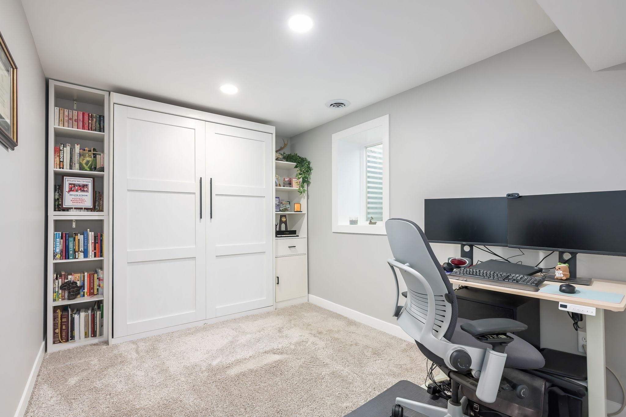 42-web-or-mls-1701 James Int-103.jpeg