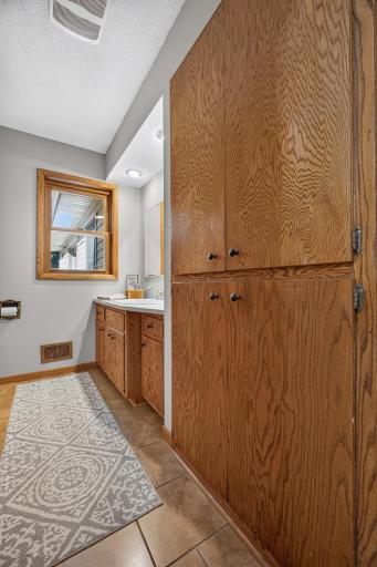 2555 Holly Street S, Cambridge, MN 55008