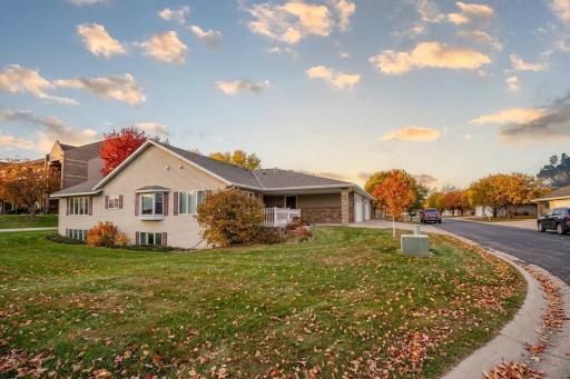 211 Valley View Drive SE, Willmar, MN 56201