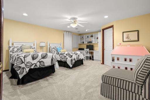 5010 Meadow Creek Drive S, Fargo, ND 58104