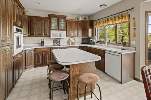 5010 Meadow Creek Drive S, Fargo, ND 58104