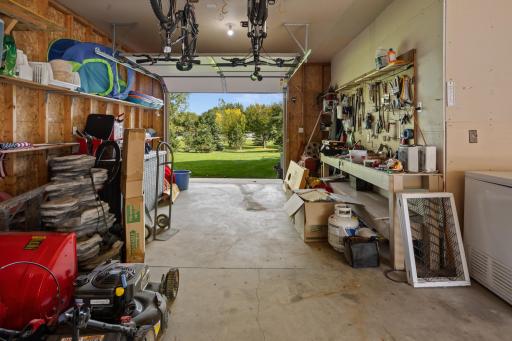 5010 Meadow Creek Drive S, Fargo, ND 58104