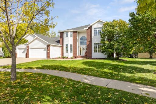 5010 Meadow Creek Drive S, Fargo, ND 58104
