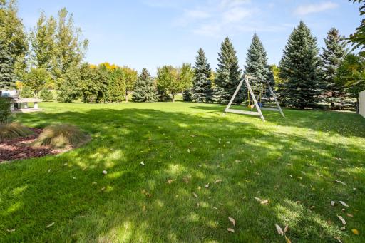 5010 Meadow Creek Drive S, Fargo, ND 58104