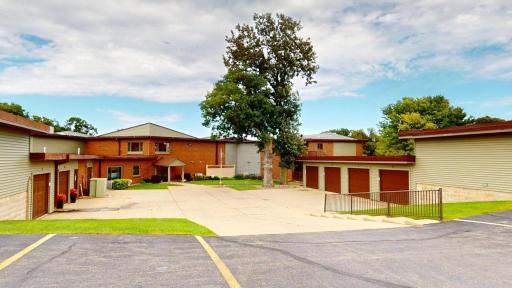 808 Lake Chapeau Drive, 201, Albert Lea, MN 56007