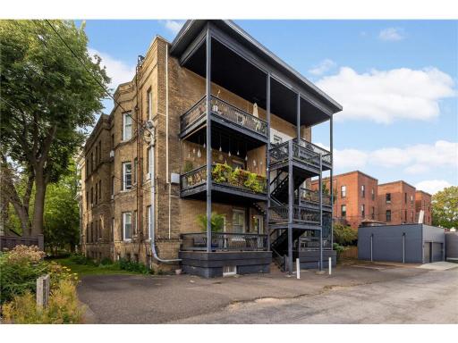 579 Summit Avenue, 105, Saint Paul, MN 55102