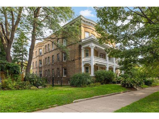 579 Summit Avenue, 105, Saint Paul, MN 55102