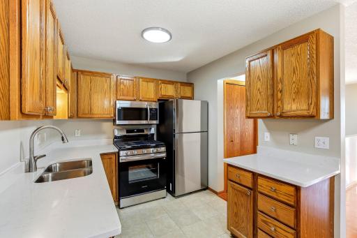 494 Appleblossom Lane, Shakopee, MN 55379