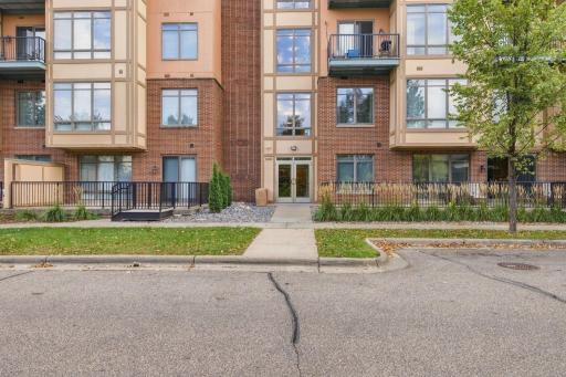 1070 Grandview Court NE, 110, Columbia Heights, MN 55421