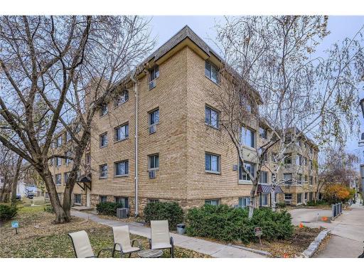 2727 W 43rd Street, 402, Minneapolis, MN 55410
