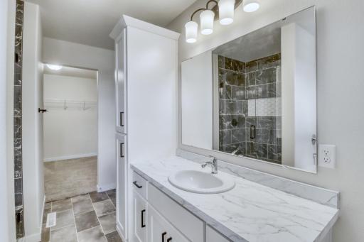 1154 60th Ave W, West Fargo, ND 58078