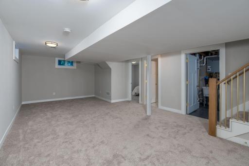 933 Thompson Ravine Road, Mankato, MN 56001