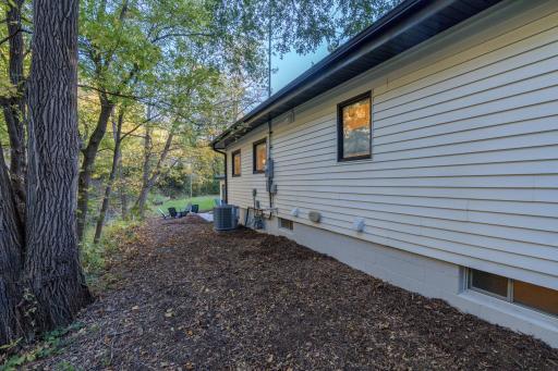 933 Thompson Ravine Road, Mankato, MN 56001
