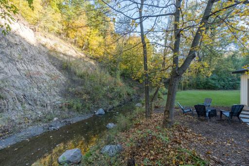 933 Thompson Ravine Road, Mankato, MN 56001