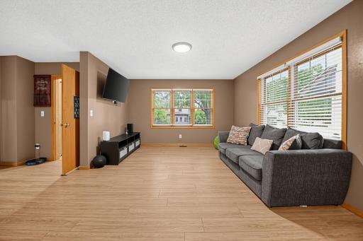 15_1115_Newton_Ave_N-Living_room-7641.jpg