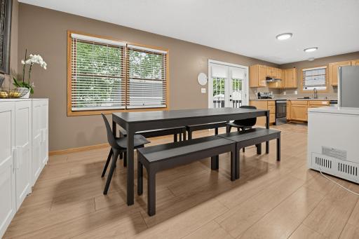 21_1115_Newton_Ave_N-Dining_room-7654.jpg