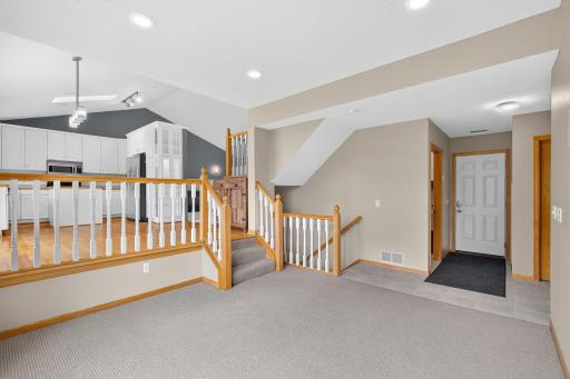 6585 Promontory Drive, Eden Prairie, MN 55346