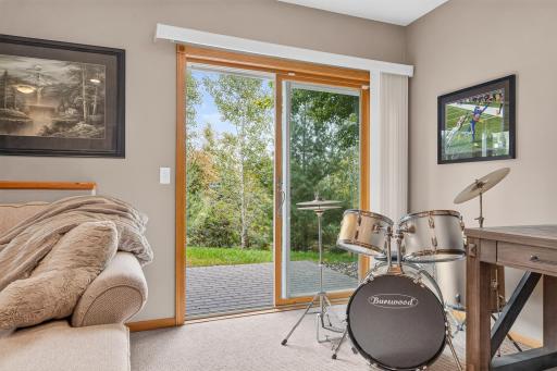 6585 Promontory Drive, Eden Prairie, MN 55346