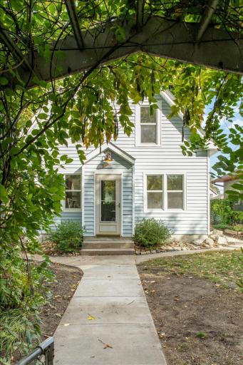 2909 41st Avenue S, Minneapolis, MN 55406