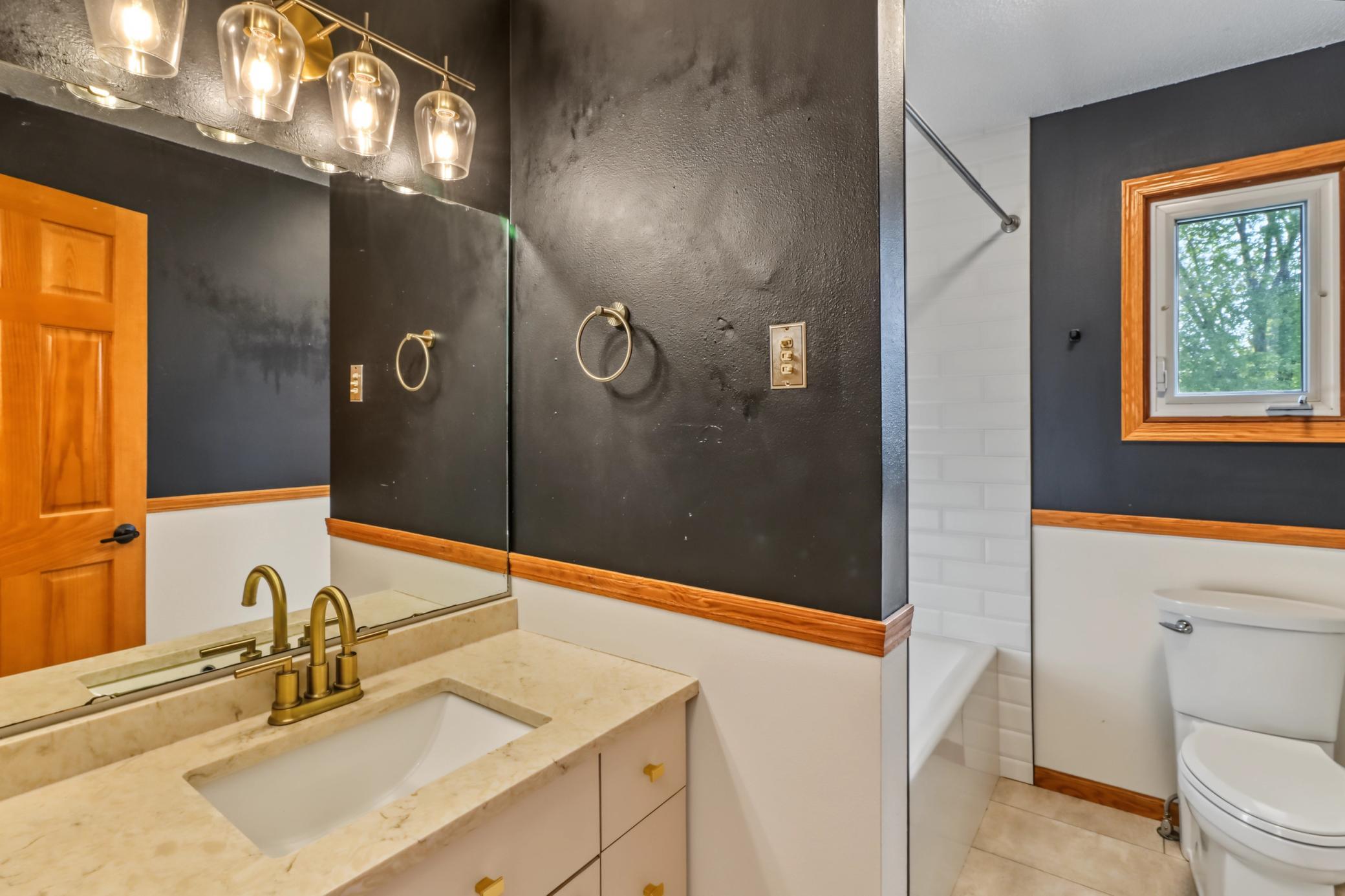 Bathroom1.jpg