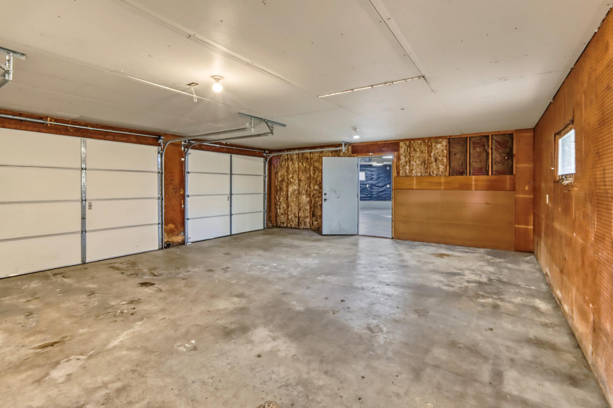 Garage1_0 .jpg