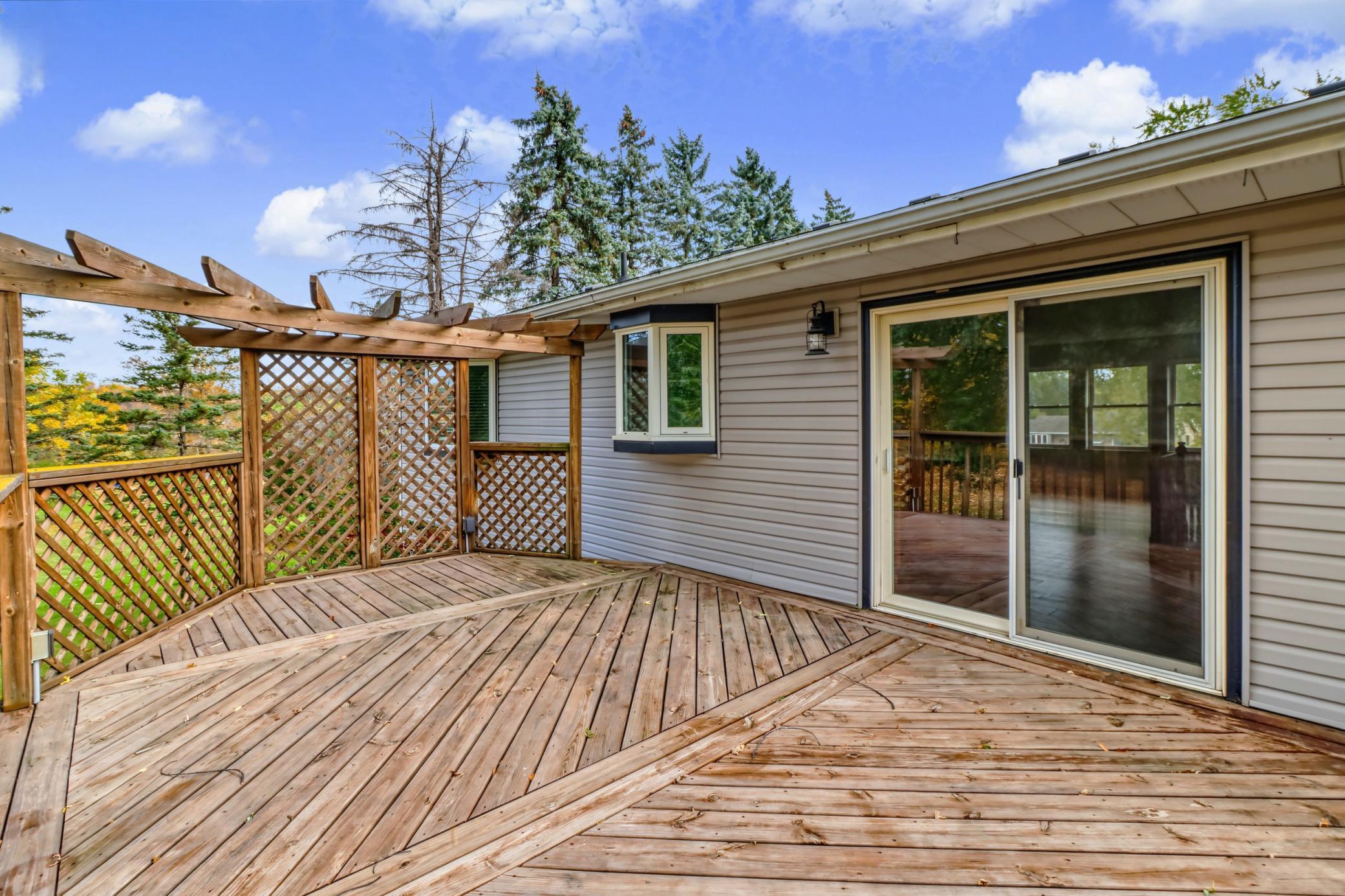 Backyard_deck1.jpg