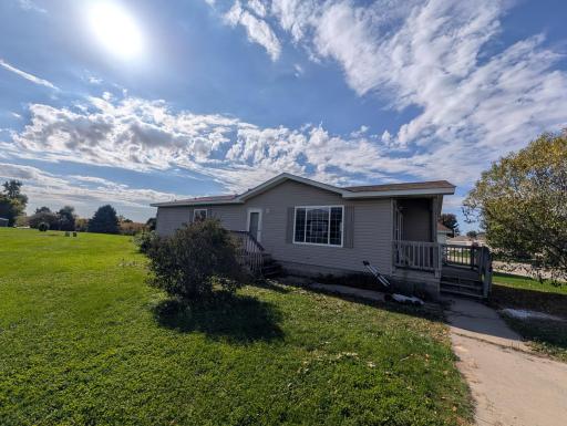 3 bed 2 bath home for sale 38 Southfork Dr SE Kasson MN 55944