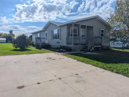 3 bed 2 bath home for sale 38 Southfork Dr SE Kasson MN 55944