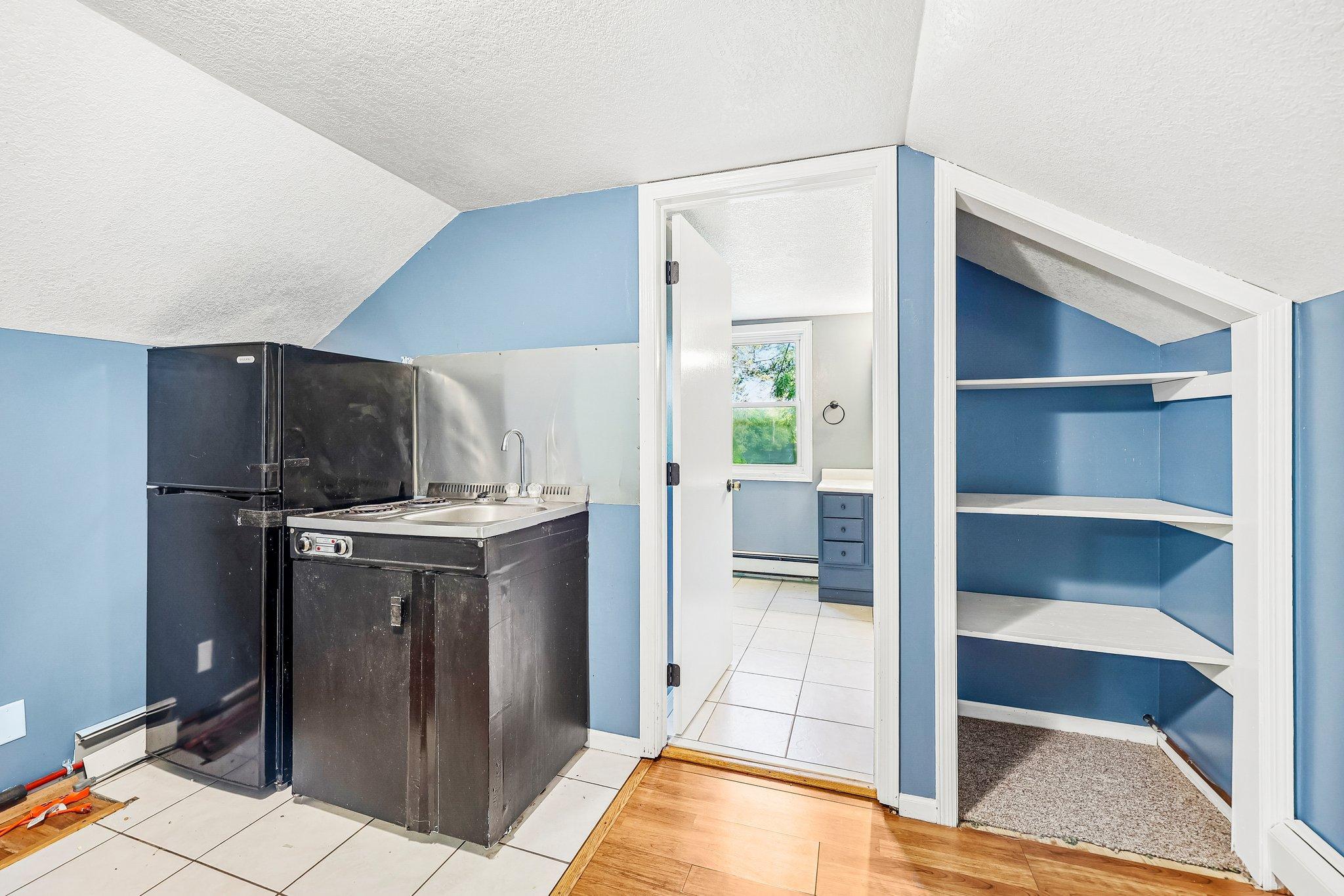 In-law studio unit kitchen