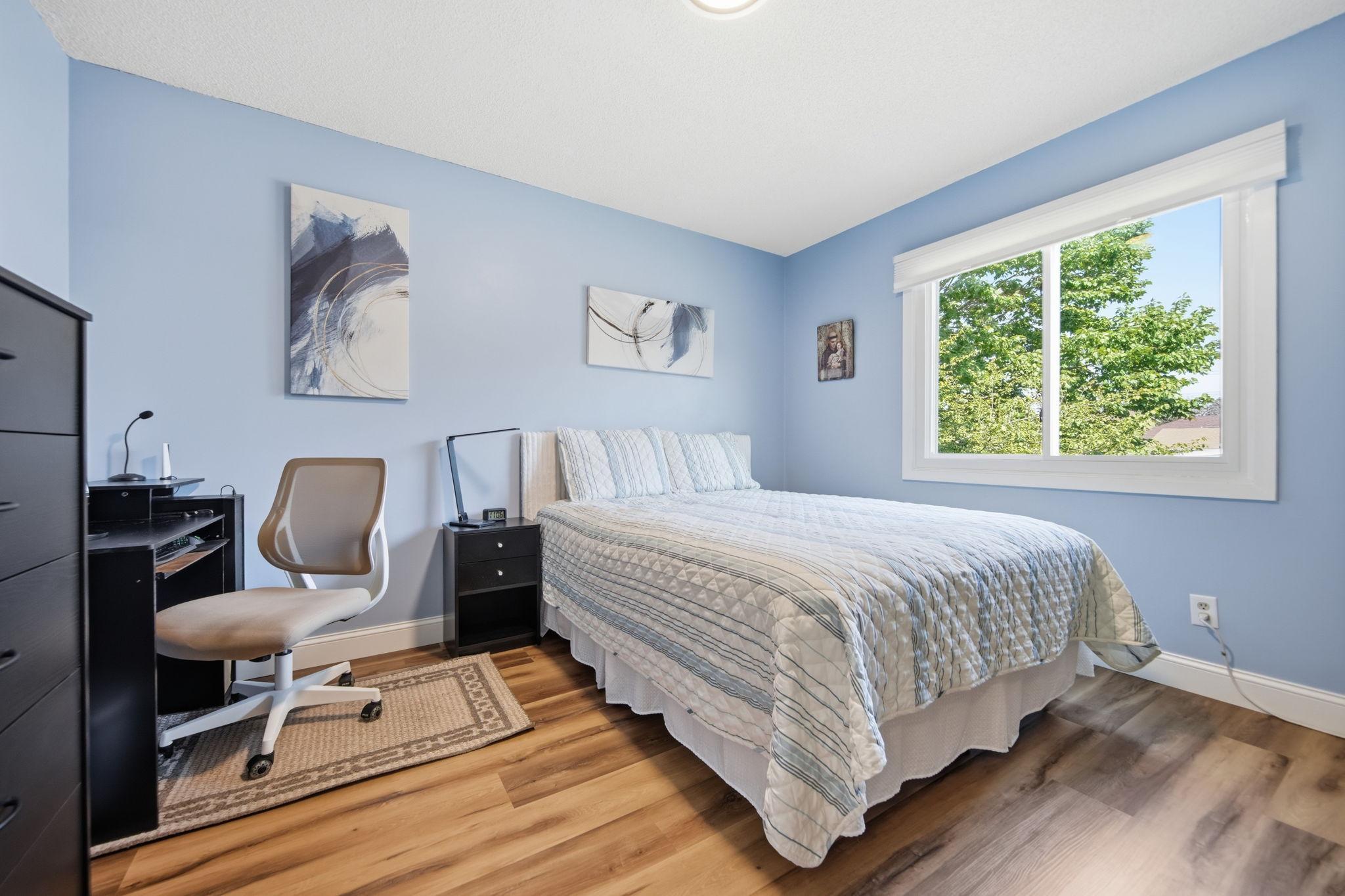 Upper level bedroom 1.