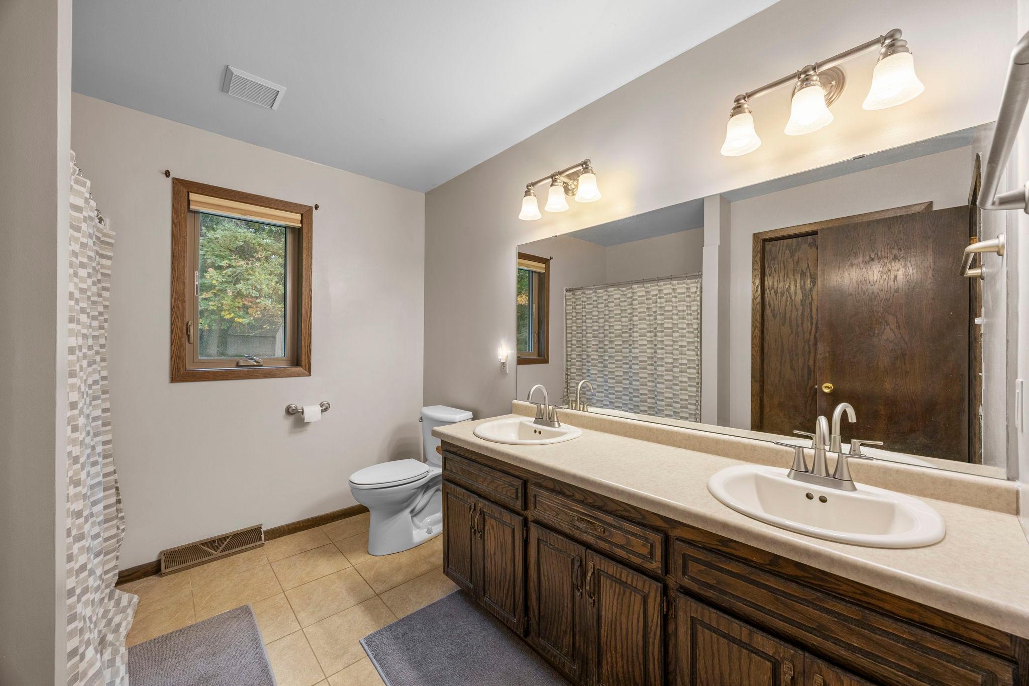 Main floor full bathoom.