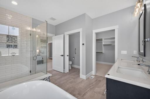 1825 Annika Drive N, Lake Elmo, MN 55042