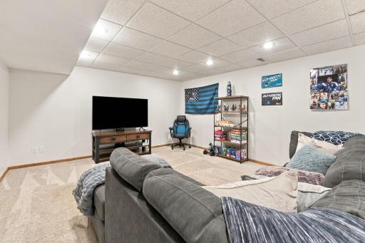 9078 Sierra Road, Woodbury, MN 55125