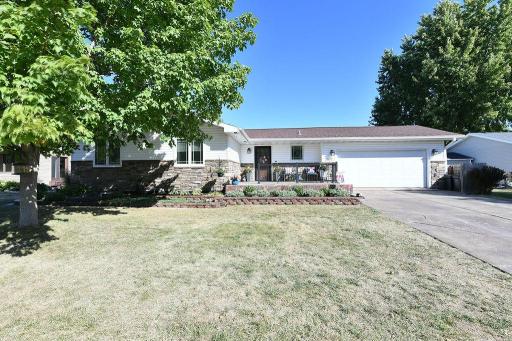 2213 26 1/2 Avenue S, Fargo, ND 58103