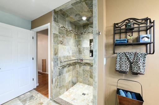 2213 26 1/2 Avenue S, Fargo, ND 58103