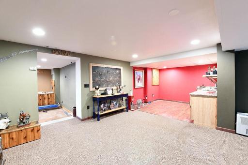 2213 26 1/2 Avenue S, Fargo, ND 58103