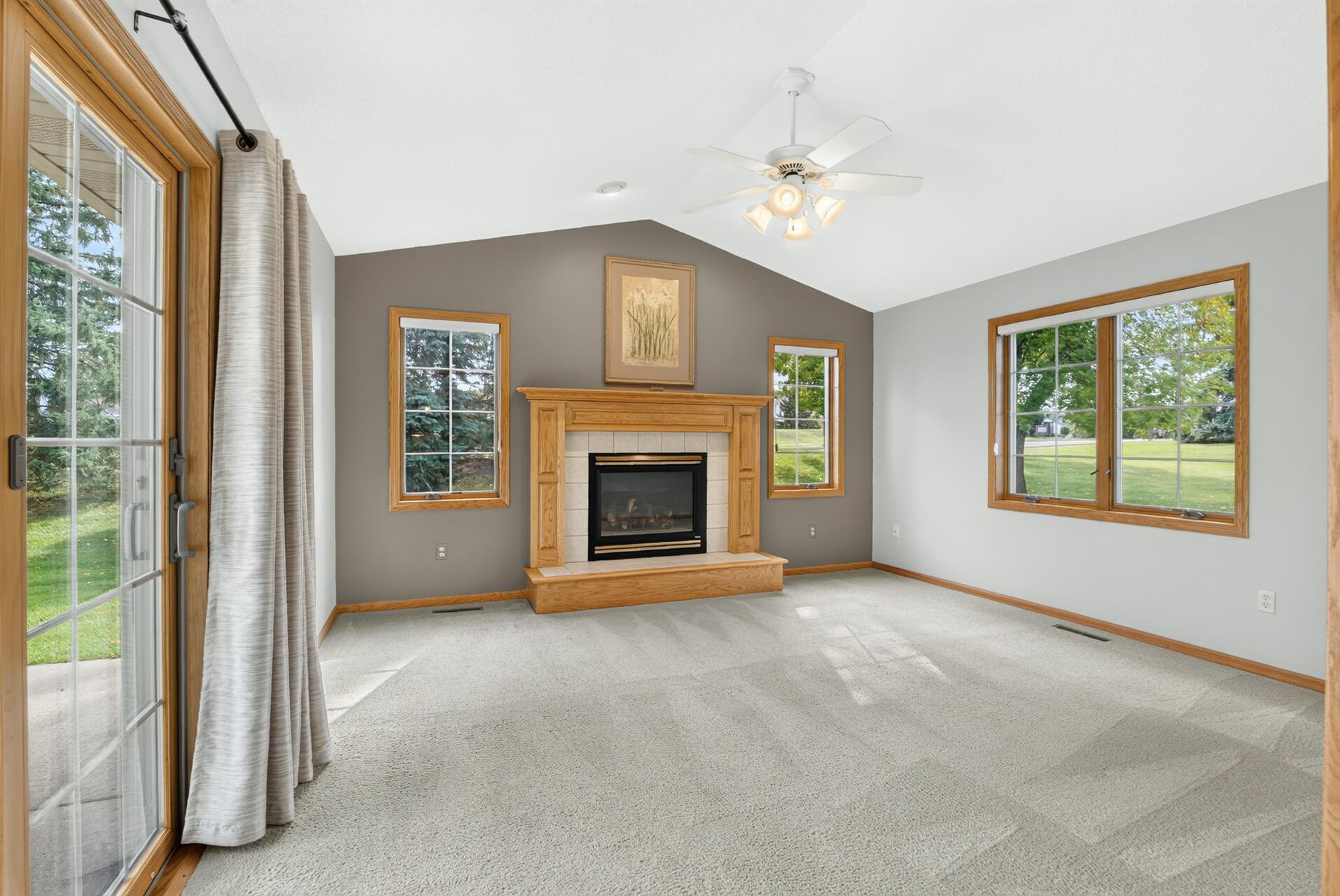 South facing SUNROOM! Yummy!