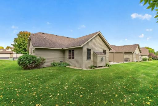 EASY One Level Living in a well maintained Association