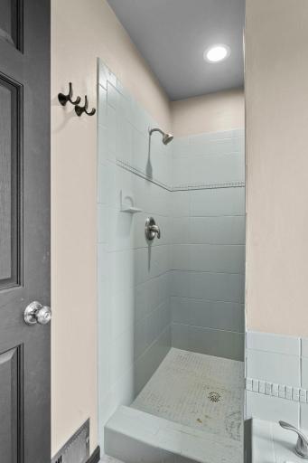 55-web-or-mls-9490 Wedgewood Dr-53.jpg
