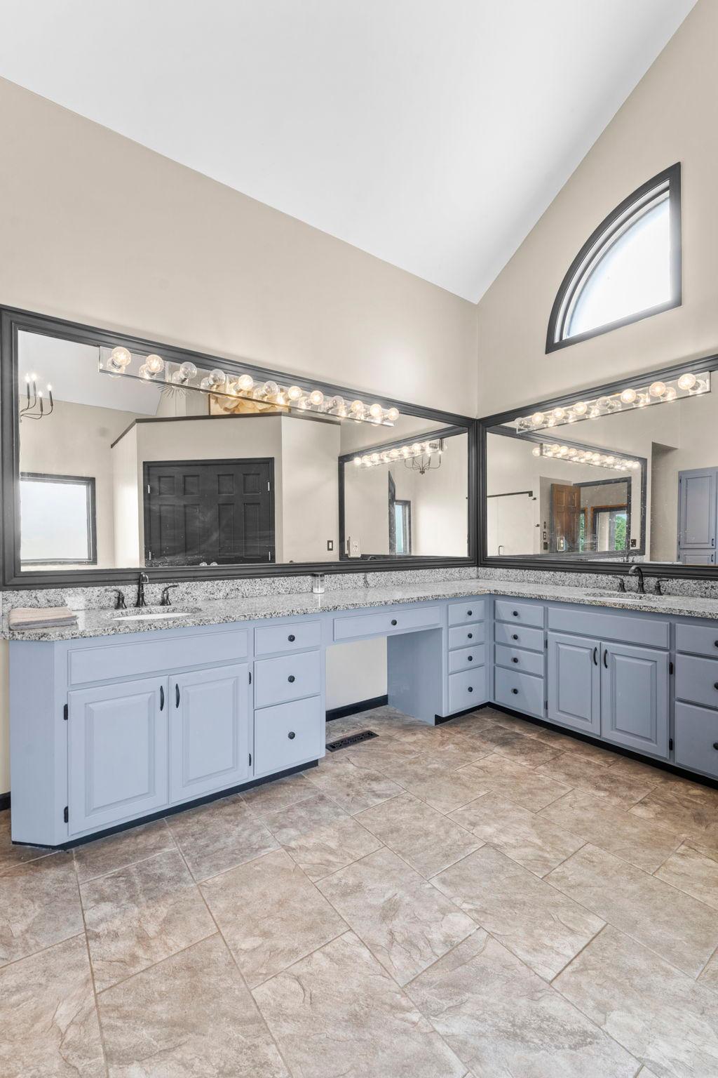 47-web-or-mls-9490 Wedgewood Dr-98.jpg
