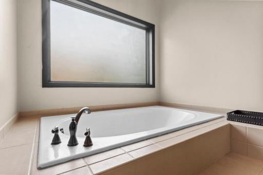 49-web-or-mls-9490 Wedgewood Dr-108.jpg