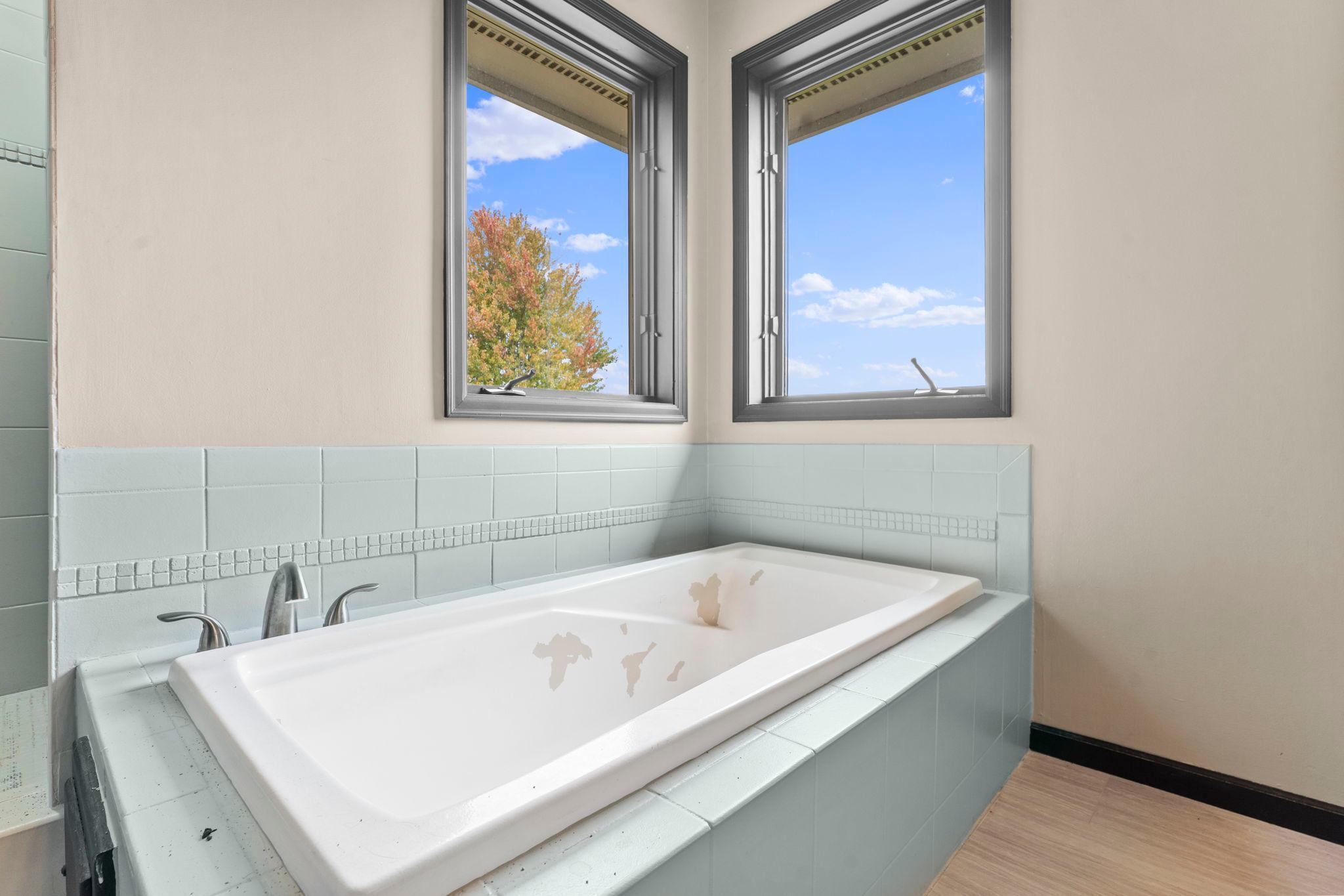 54-web-or-mls-9490 Wedgewood Dr-48.jpg